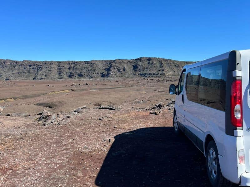 voiture de transport excursions piton la fournaise Vavang Tours 800 x 600